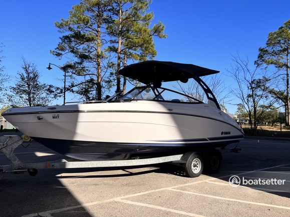 Rent a YAMAHA jet boat in Gulf Shores, AL near me