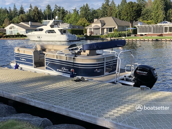 Rent a SUN TRACKER pontoon in Bellevue, WA near me