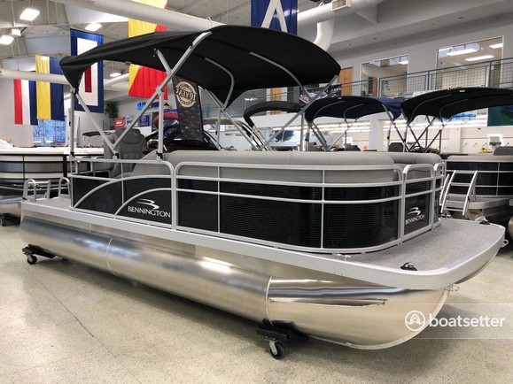 Rent a Bennington pontoon in Seattle, WA near me