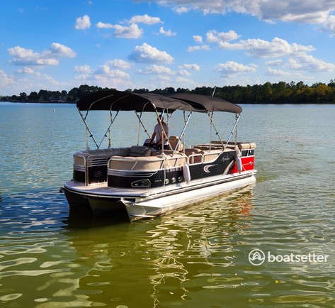 Rent a Avalon Pontoons pontoon in Montgomery, TX near me